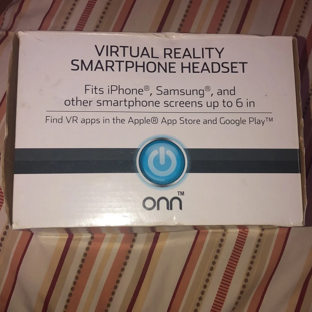 VIRTUAL REALITY SMARTPHONE HEADSET